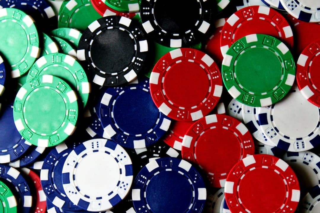 Poker : Comment faire en cas d’égalité ?
